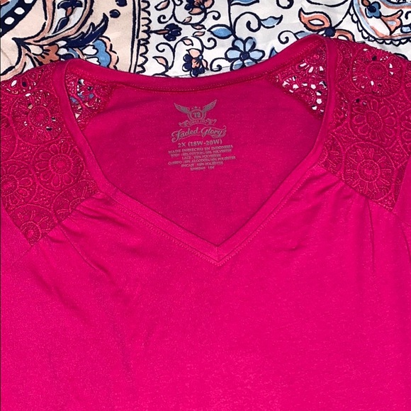 Cute pink  top with crochet accent at shoulder - Picture 3 of 4